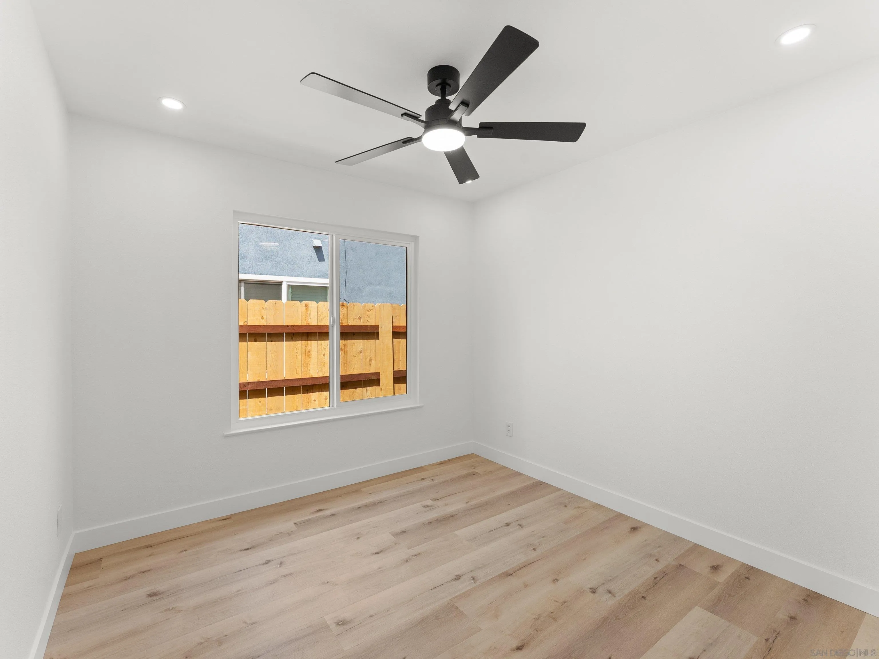 https://cdn.realtyfeed.com/cdn/127/260009618/7061a70c023daa1b1cc751540f1dd6ae.webp