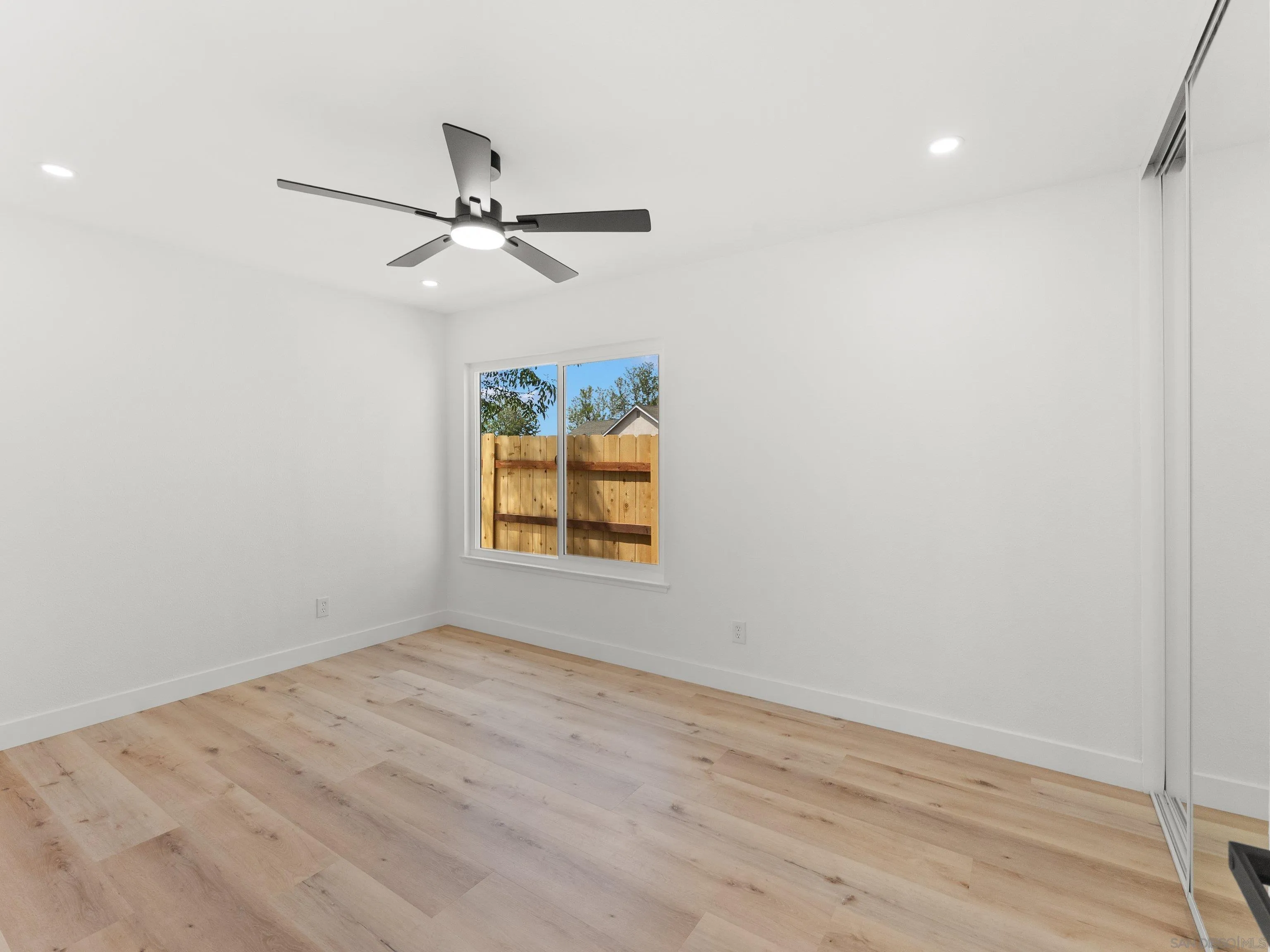 https://cdn.realtyfeed.com/cdn/127/260009618/7737ca7e7406210eb60089af5a790ce7.webp