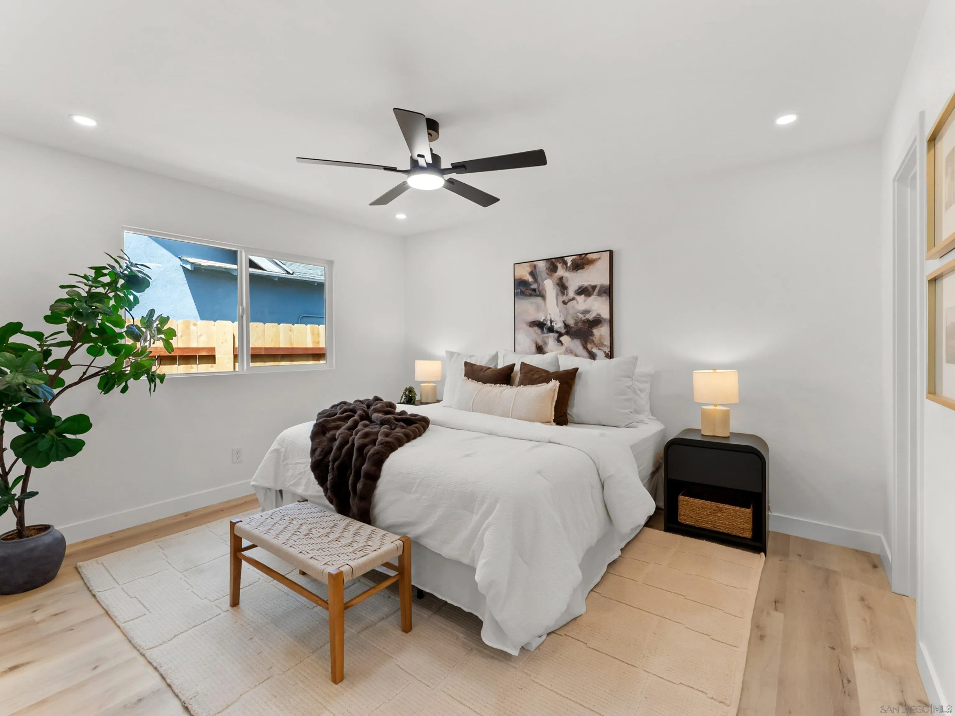 https://cdn.realtyfeed.com/cdn/127/260009618/efd0d1354951841410a3cf25fa92896c.webp