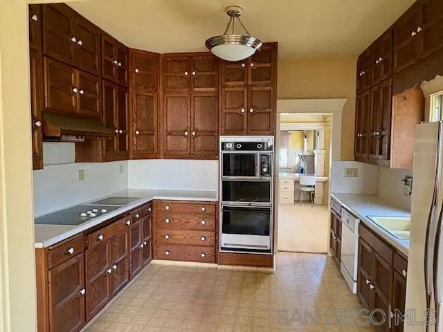 https://cdn.realtyfeed.com/cdn/127/260009619/873df1ad267623ce8c870187b812aaf3.webp
