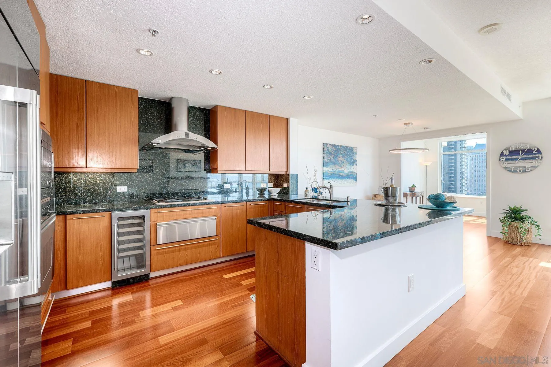 https://cdn.realtyfeed.com/cdn/127/260009627/239dcee820ac90eac0c909ef5c527b32.webp