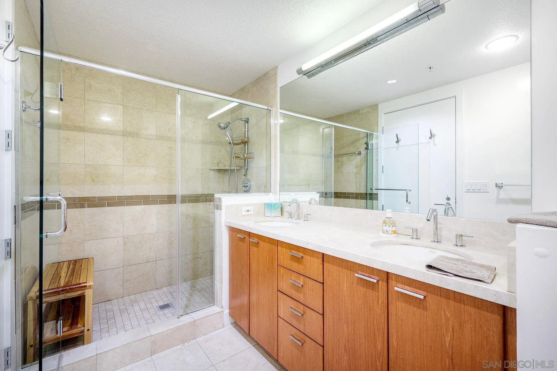 https://cdn.realtyfeed.com/cdn/127/260009627/4379aabcba9e8154597e7bd7d7d4b9df.webp