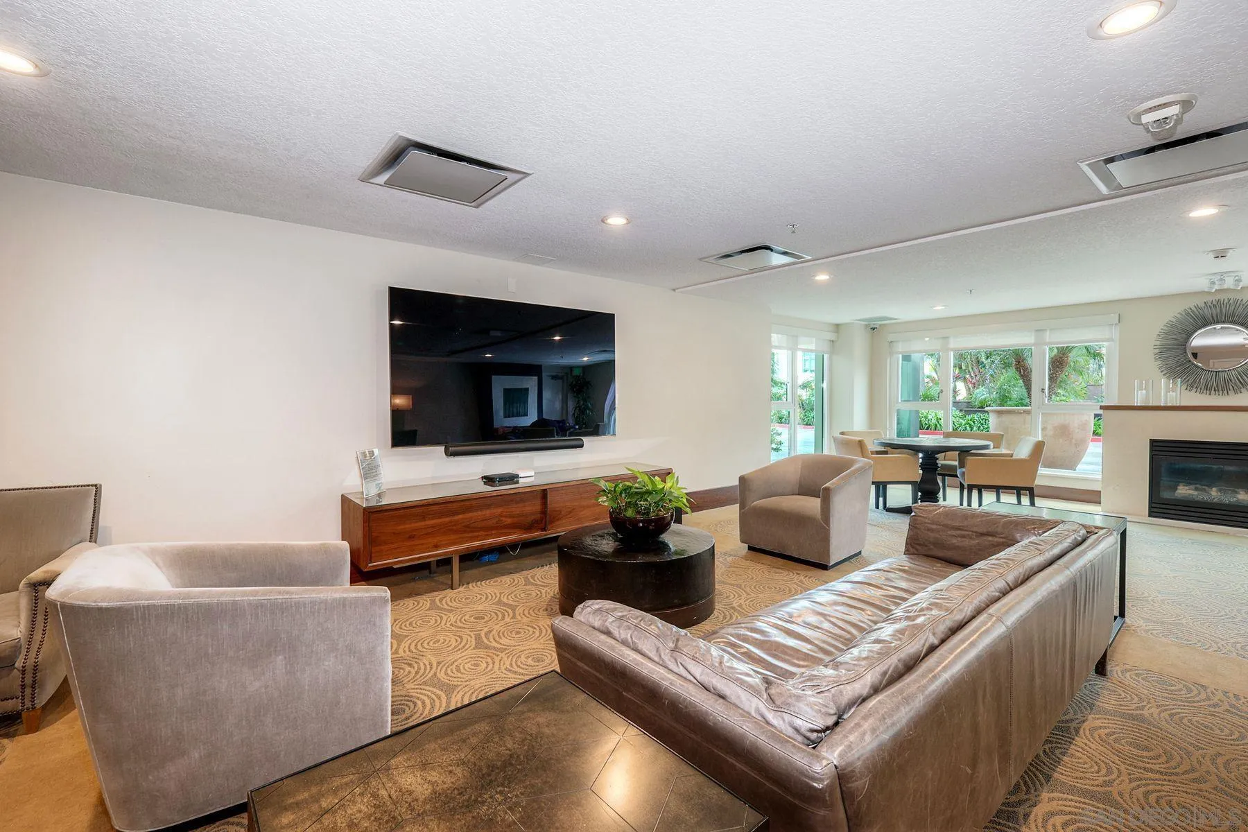 https://cdn.realtyfeed.com/cdn/127/260009627/867b70484be43937365bf82c23f1563d.webp