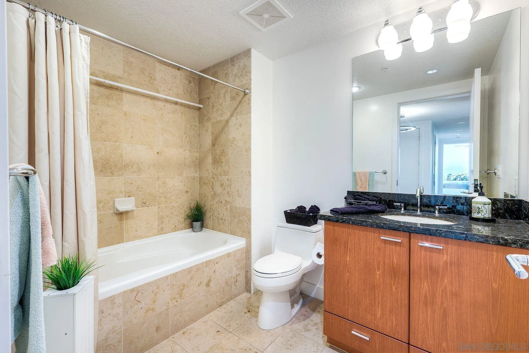 https://cdn.realtyfeed.com/cdn/127/260009627/c0de41ccf291d461b7235c0aa4350e06.webp