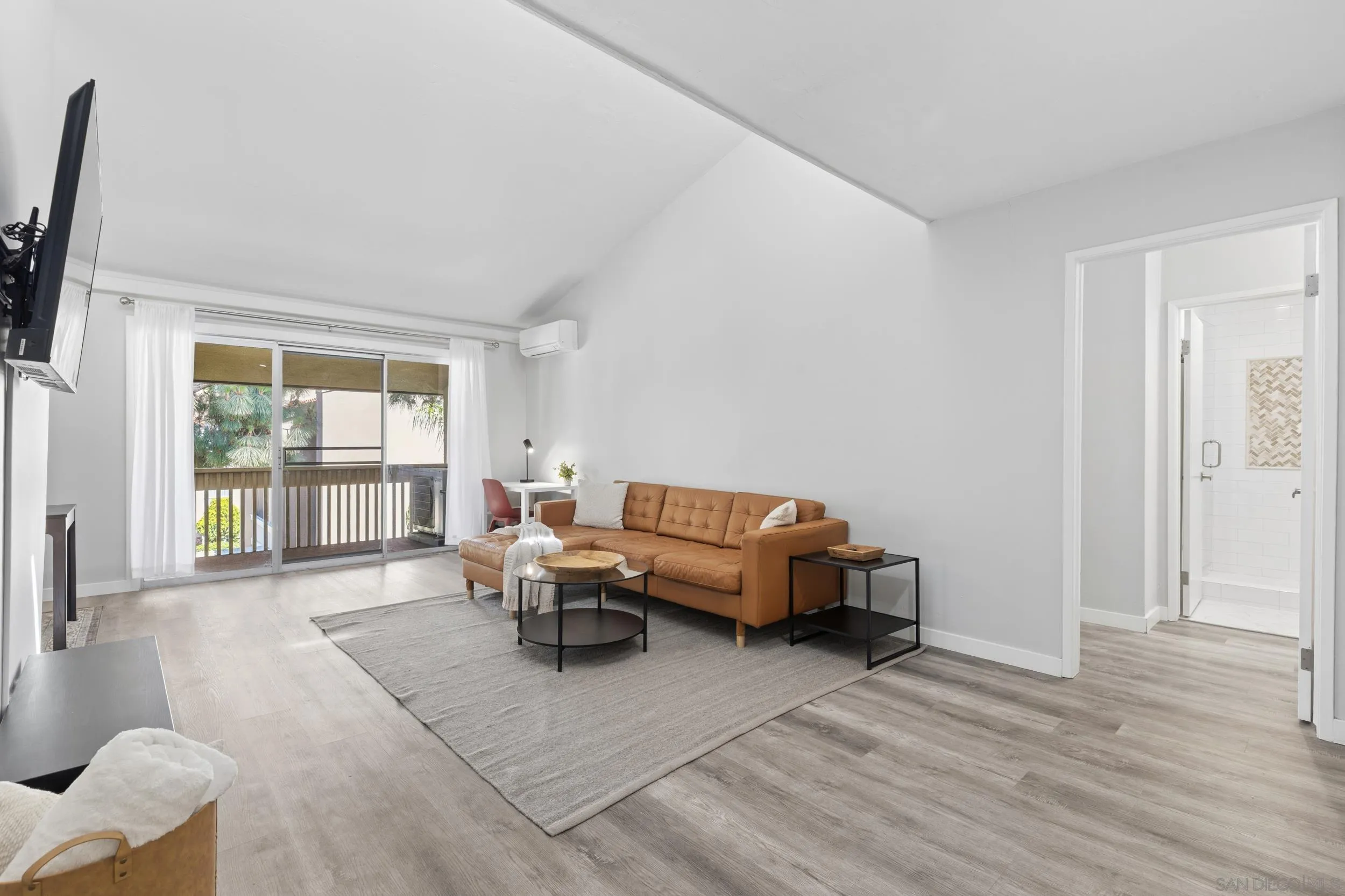 Photo #4: 260009628 Listing: Photo #4