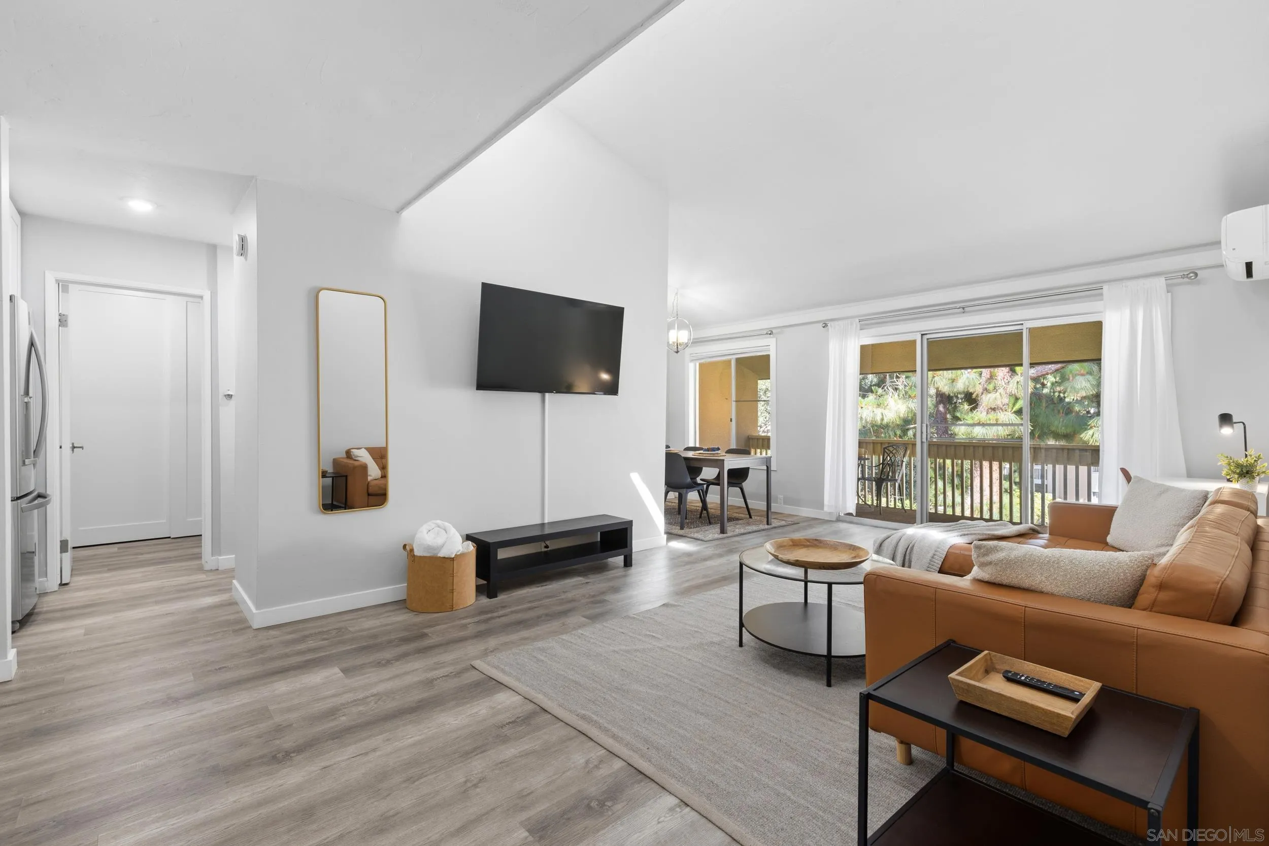 Photo #2: 260009628 Listing: Photo #2