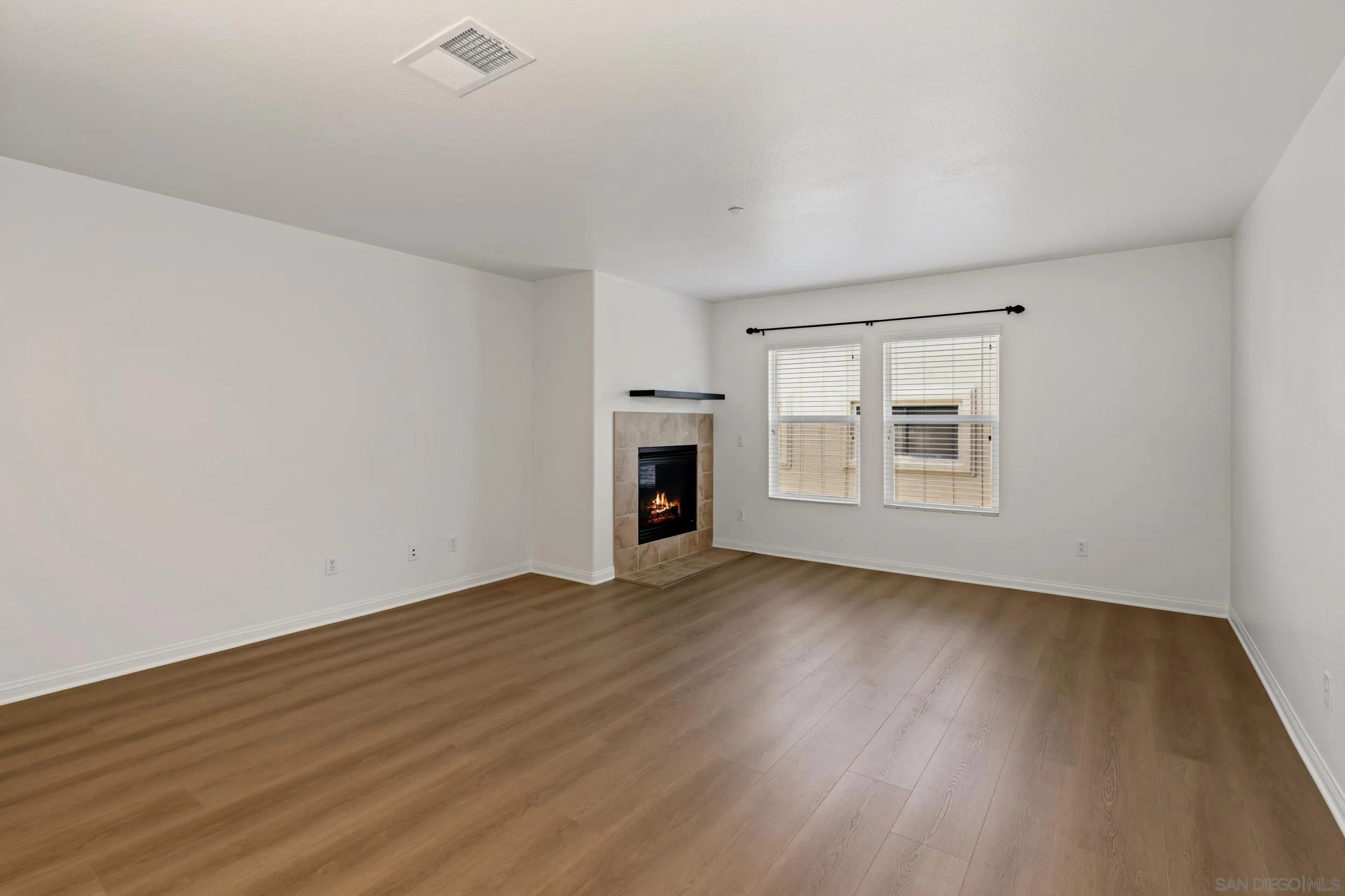 Photo #7: 260009629 Listing: Photo #7