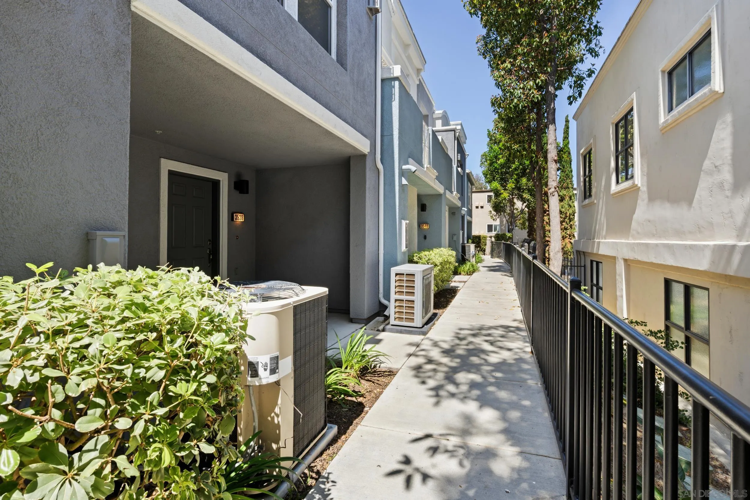 Photo #2: 260009629 Listing: Photo #2