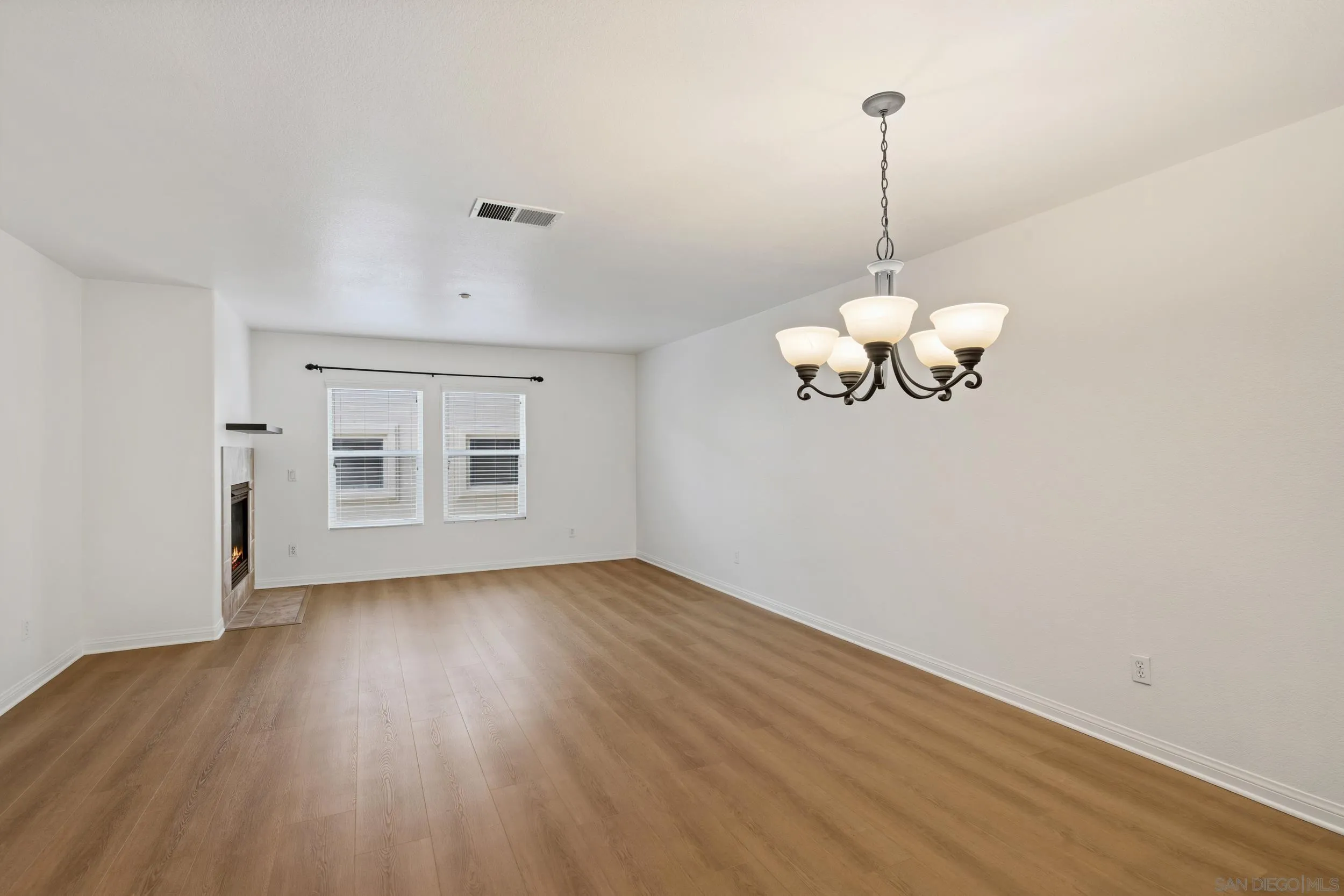 Photo #8: 260009629 Listing: Photo #8