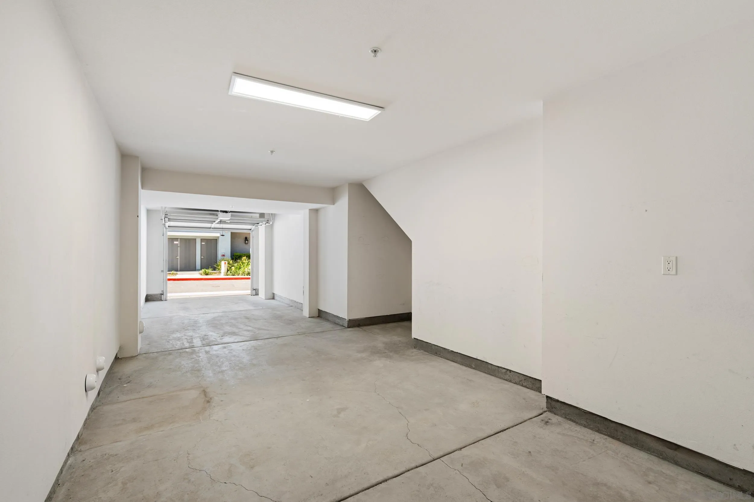 Photo #27: 260009629 Listing: Photo #27