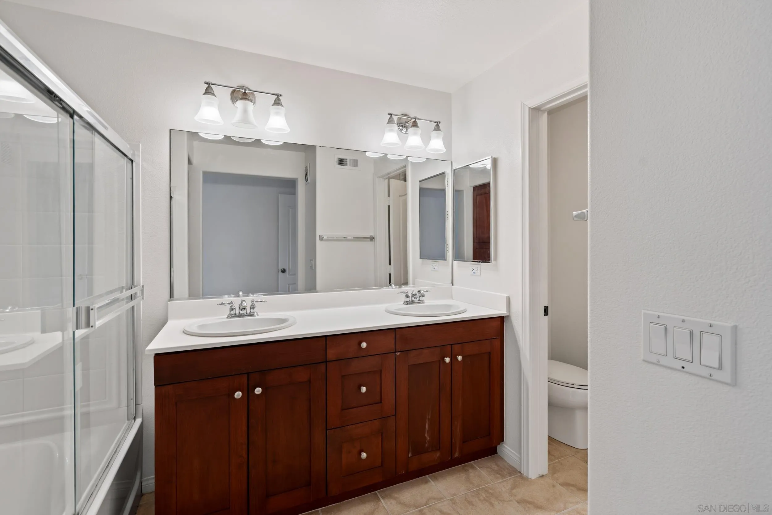 Photo #11: 260009629 Listing: Photo #11
