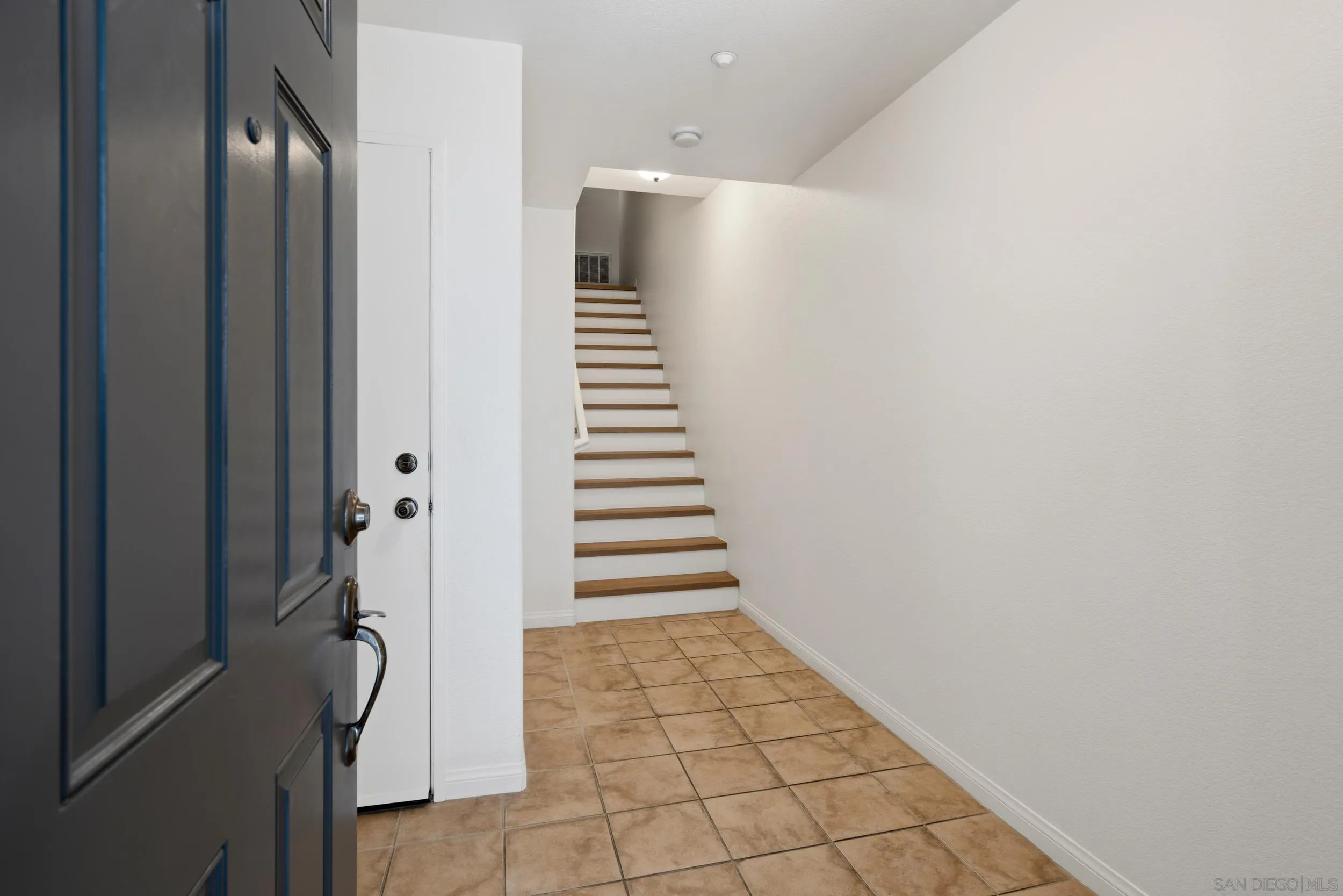 Photo #3: 260009629 Listing: Photo #3