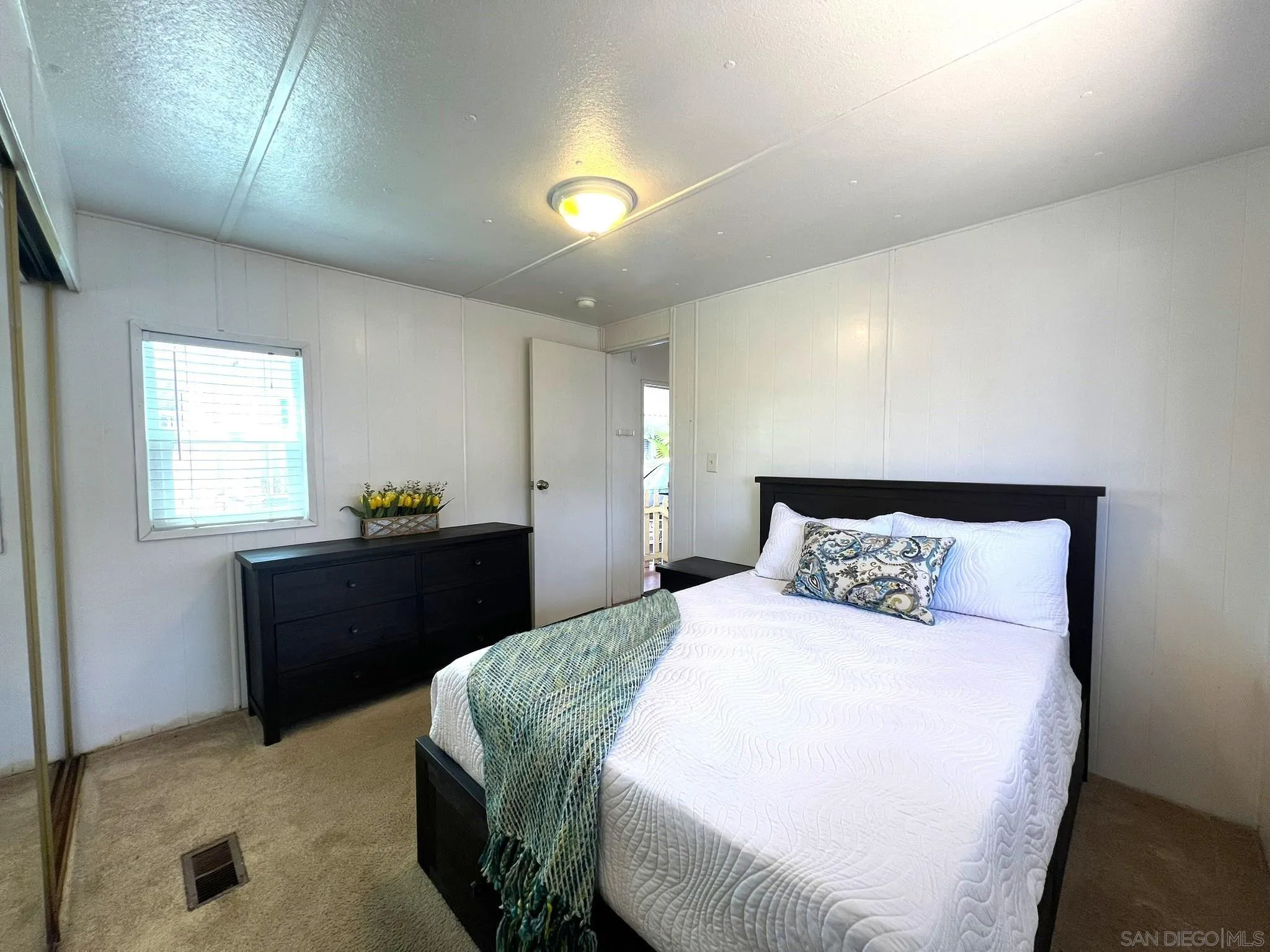 https://cdn.realtyfeed.com/cdn/127/260009633/d43aa3e54a7478a20bbf4d44af466283.webp