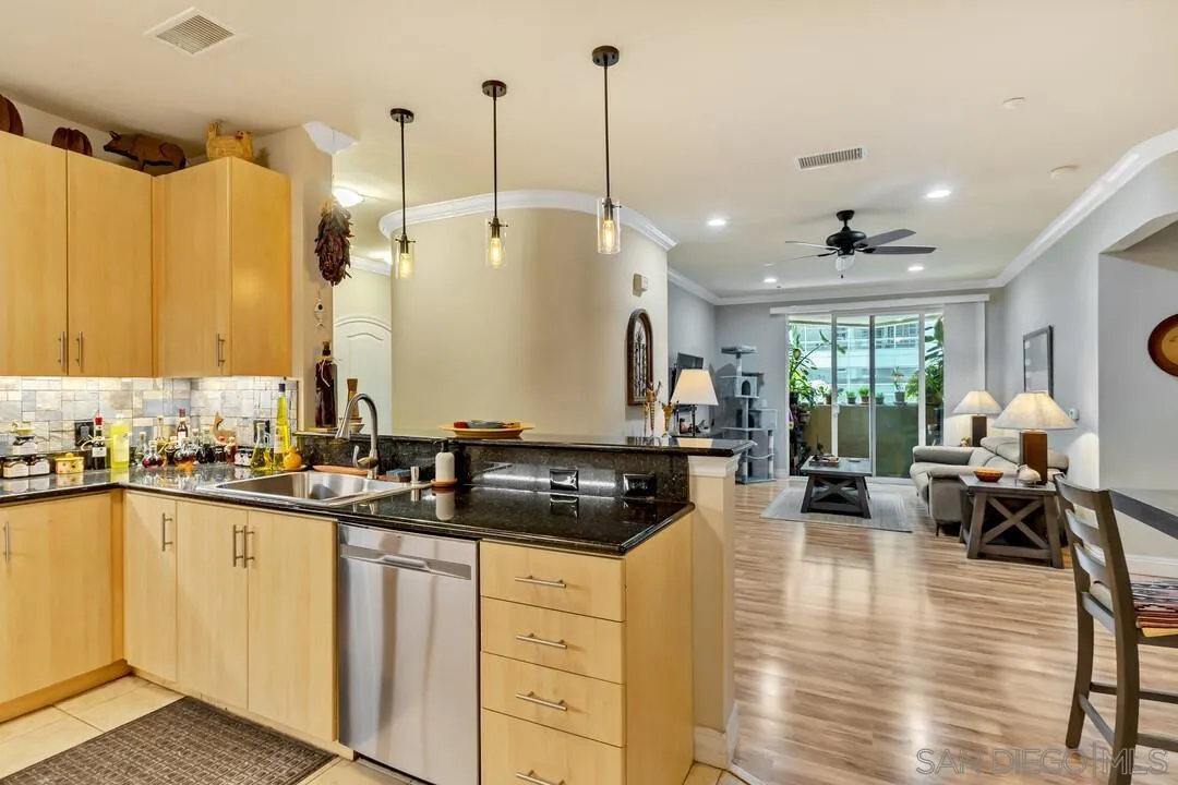 Photo #8: 260009635 Listing: Photo #8