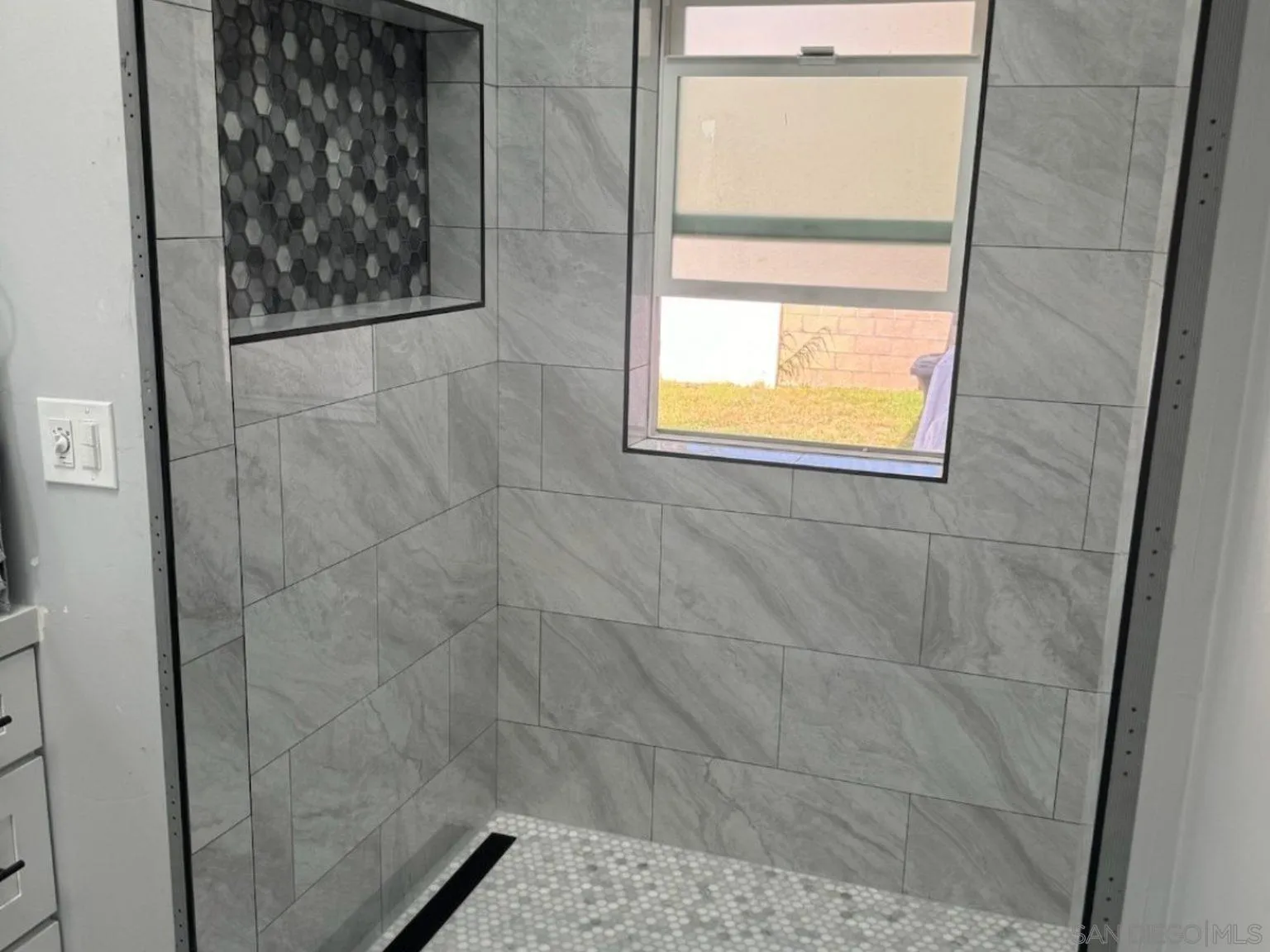 https://cdn.realtyfeed.com/cdn/127/260009636/05b1461db6ca37d811fdd9654a0d0965.webp
