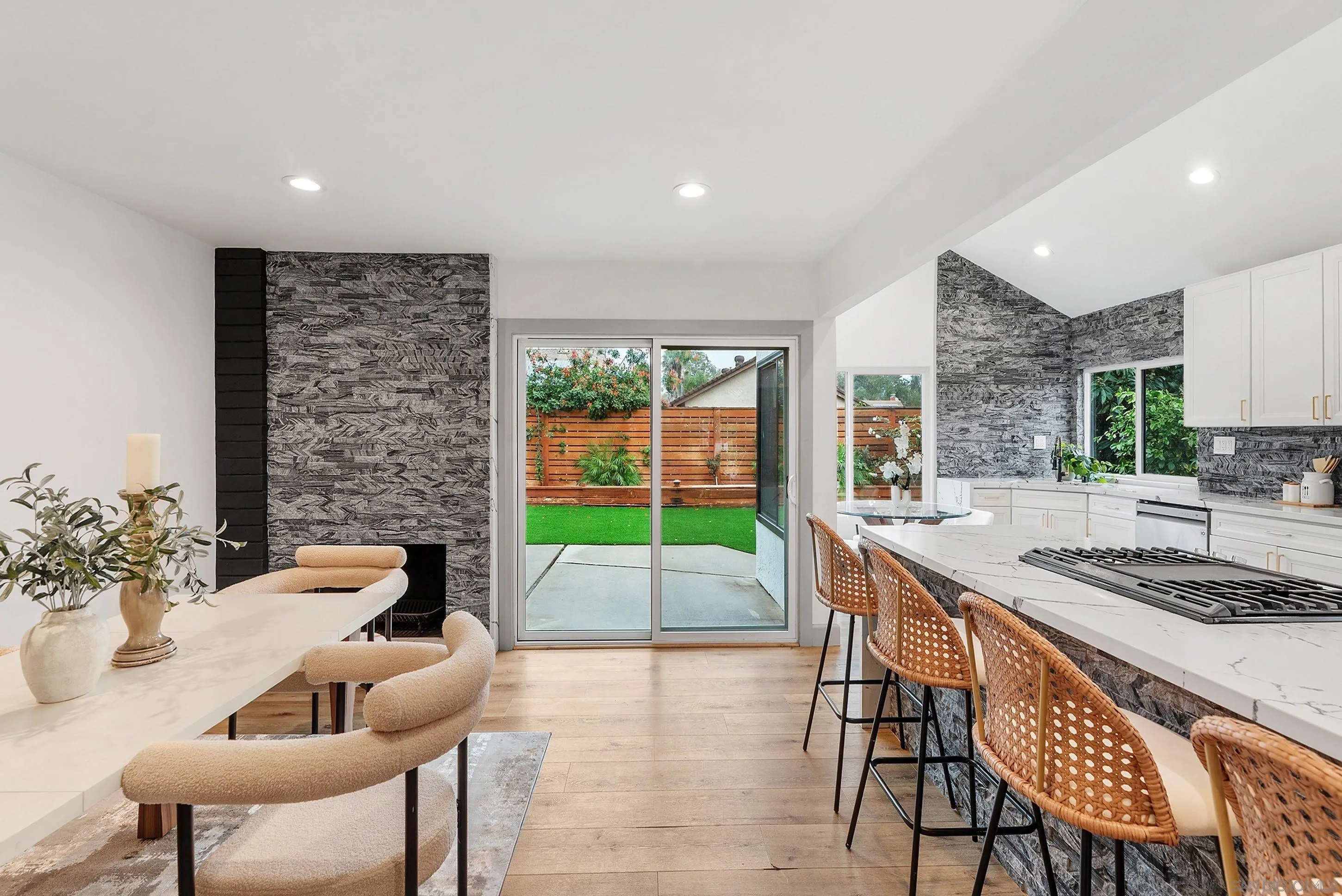 https://cdn.realtyfeed.com/cdn/127/260009639/c71566363aeeefdc6ea7525a02281831.webp