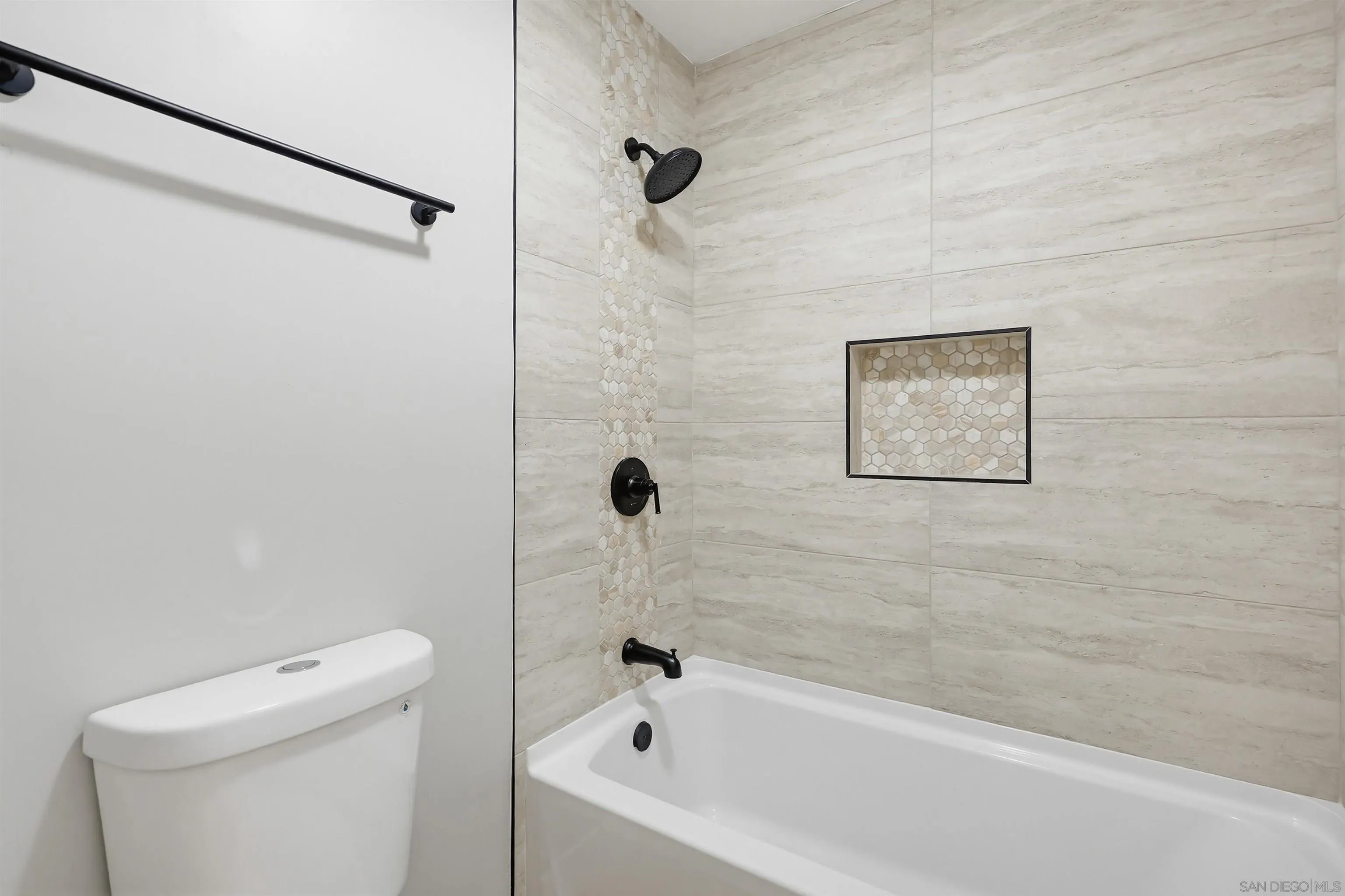 Photo #25: 260009642 Listing: Photo #25