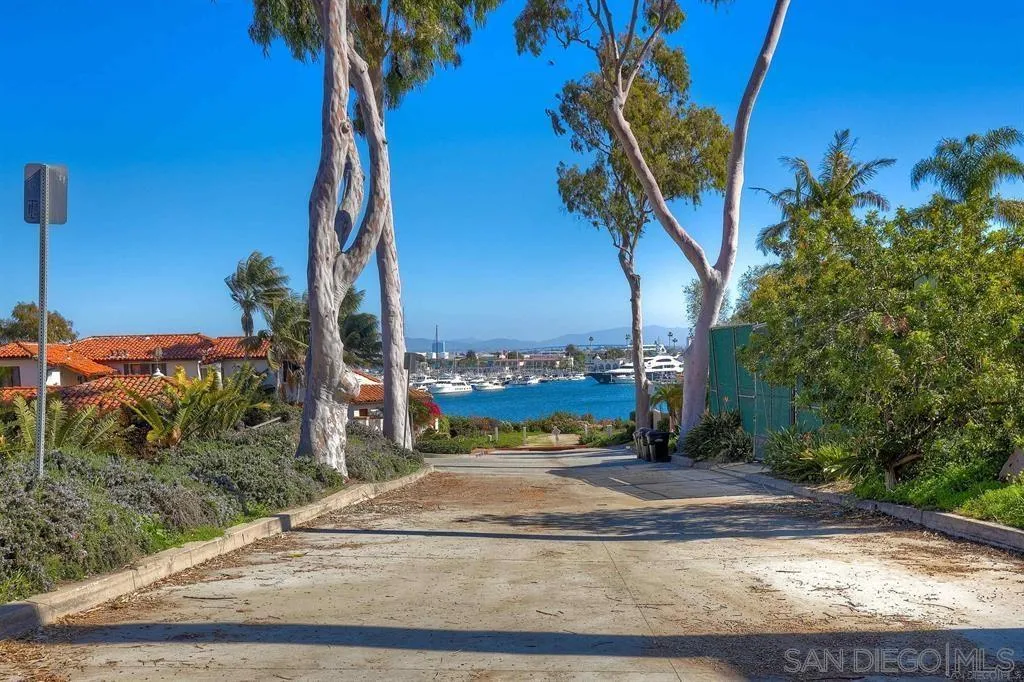 https://cdn.realtyfeed.com/cdn/127/260009643/15f58bb9ac59b33f02a7fa67a5c6f09d.webp