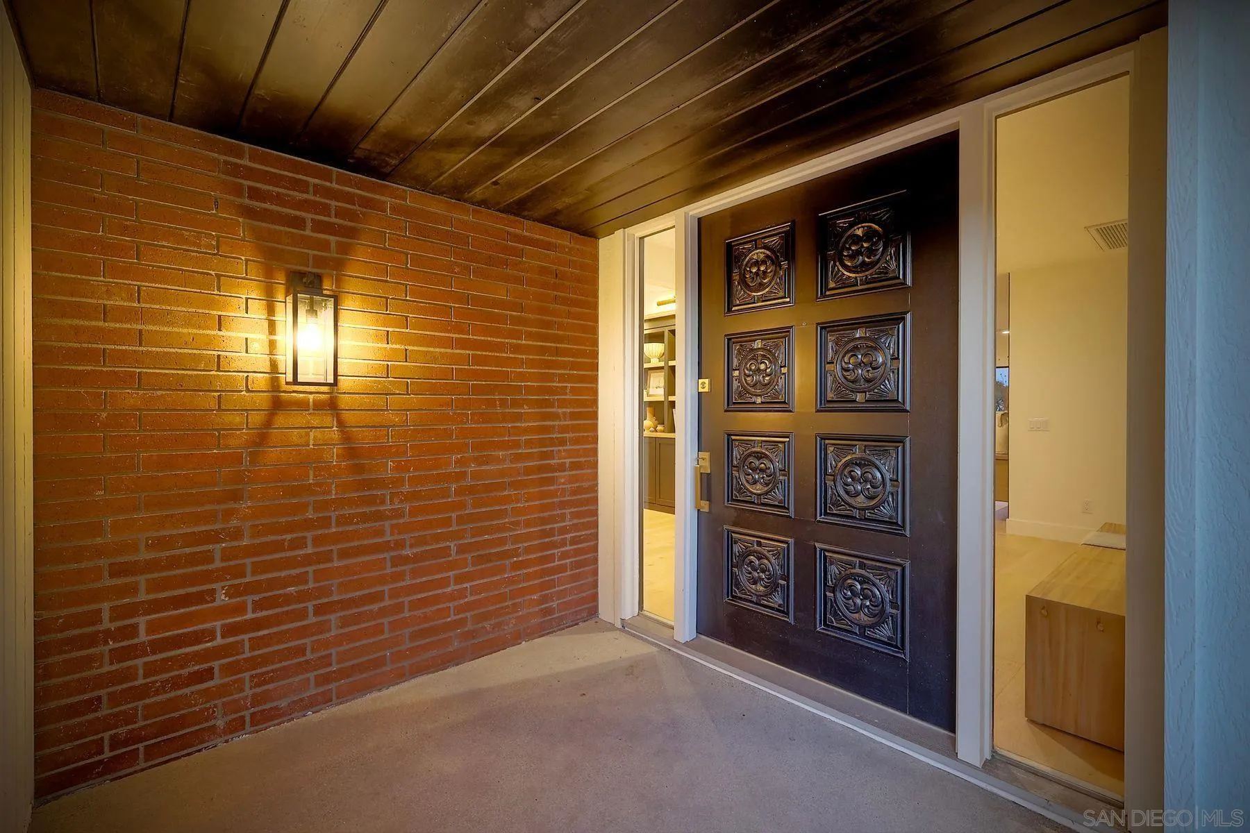 https://cdn.realtyfeed.com/cdn/127/260009643/37d02f0526e8168639e4ca067625eeb9.webp