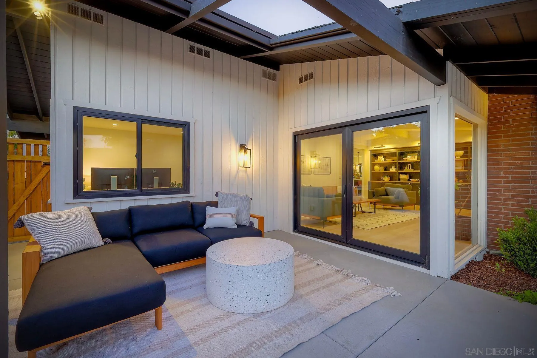 https://cdn.realtyfeed.com/cdn/127/260009643/427994c046cbd05c4c1573bfffc8002d.webp
