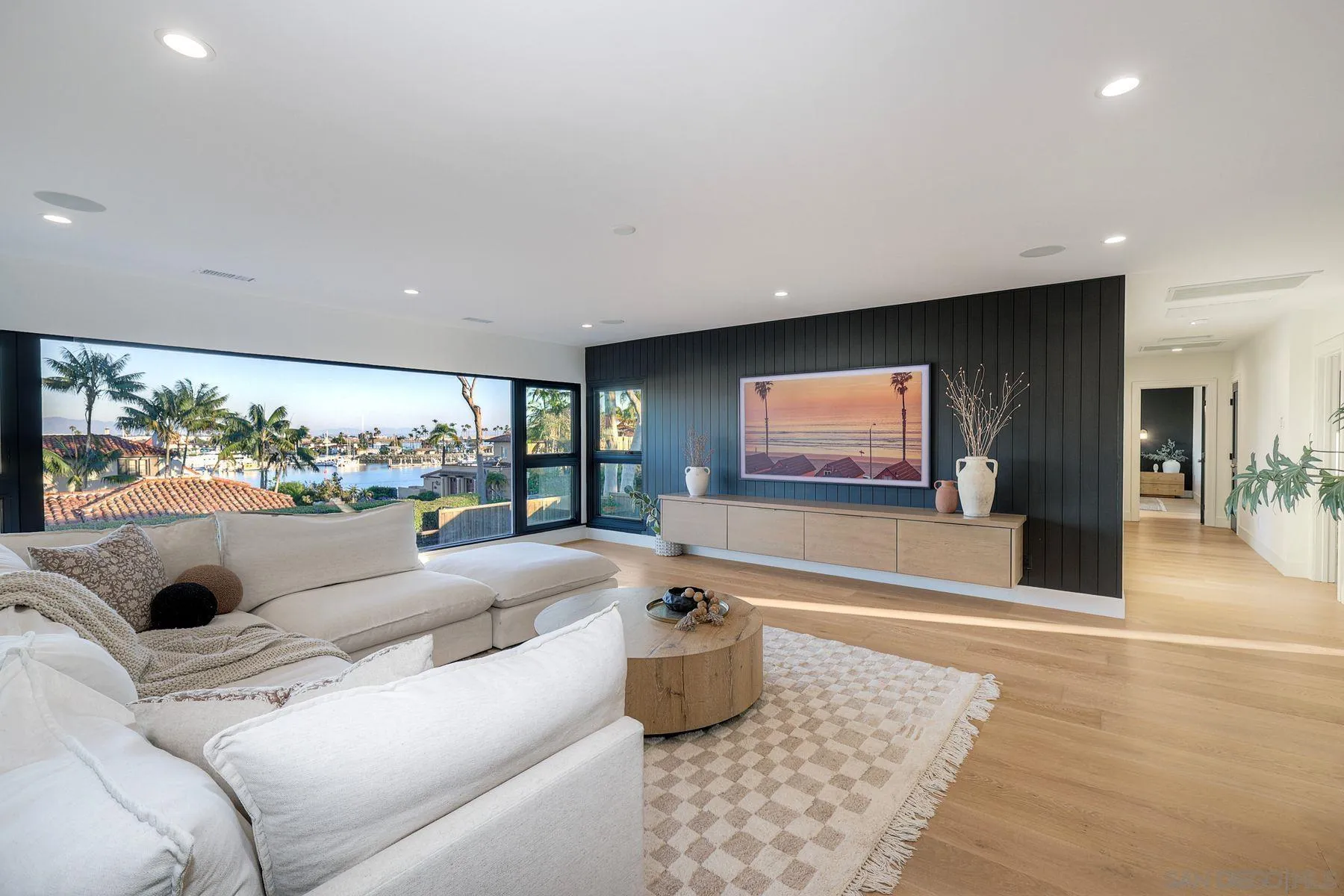 https://cdn.realtyfeed.com/cdn/127/260009643/52774c3aab3f86da059085a4f2586375.webp