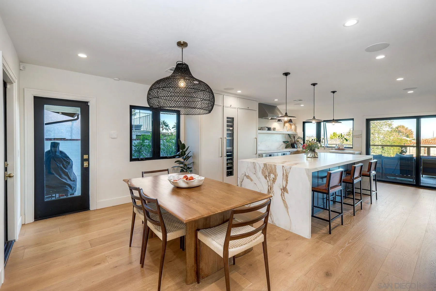 https://cdn.realtyfeed.com/cdn/127/260009643/7e9c0b2ff28cb3071a67e979d3294852.webp