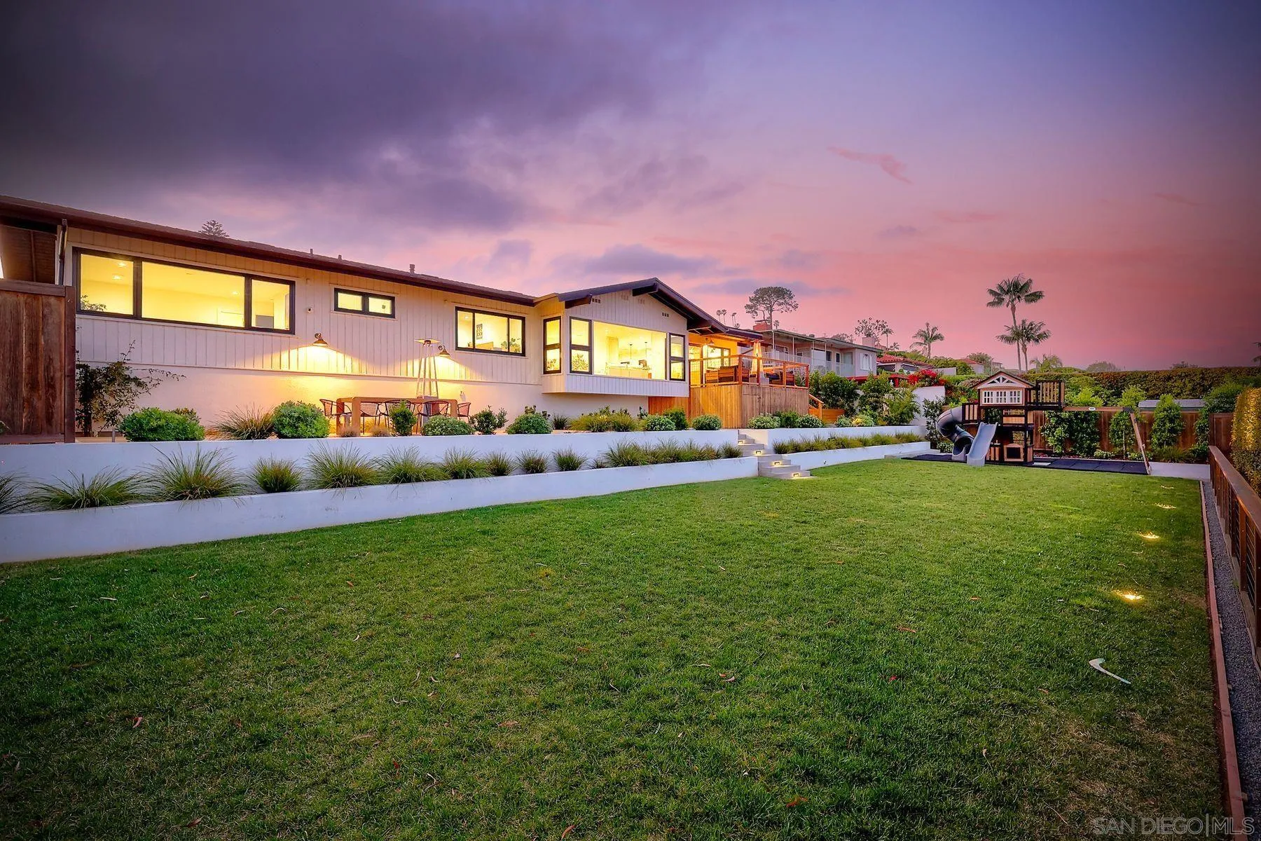 https://cdn.realtyfeed.com/cdn/127/260009643/8ee983296c74d4d05f499d0010750c06.webp