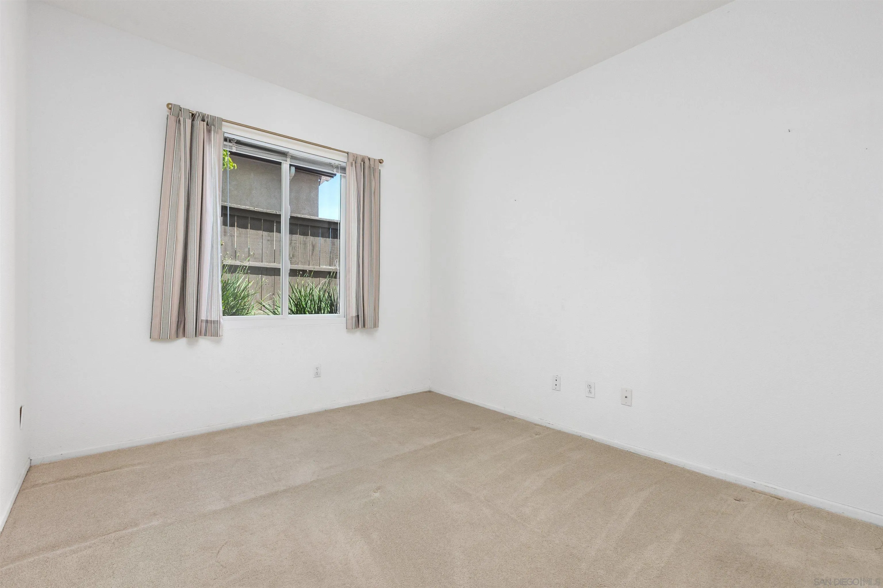 https://cdn.realtyfeed.com/cdn/127/260009645/9cad979e9fd4e3a375d1ad5325a0c7ee.webp