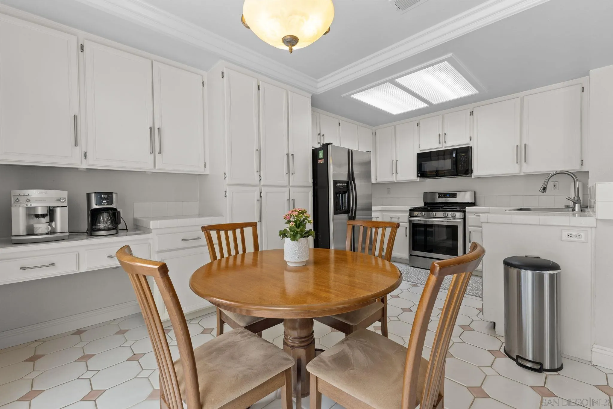 https://cdn.realtyfeed.com/cdn/127/260009648/1ca939102b7dc979d949779c0355df07.webp
