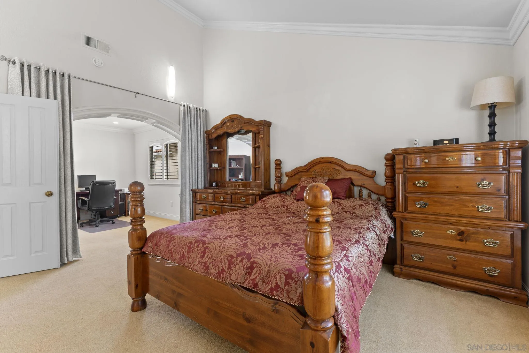 https://cdn.realtyfeed.com/cdn/127/260009648/522650b582d96672e0ae6daabb5426a1.webp