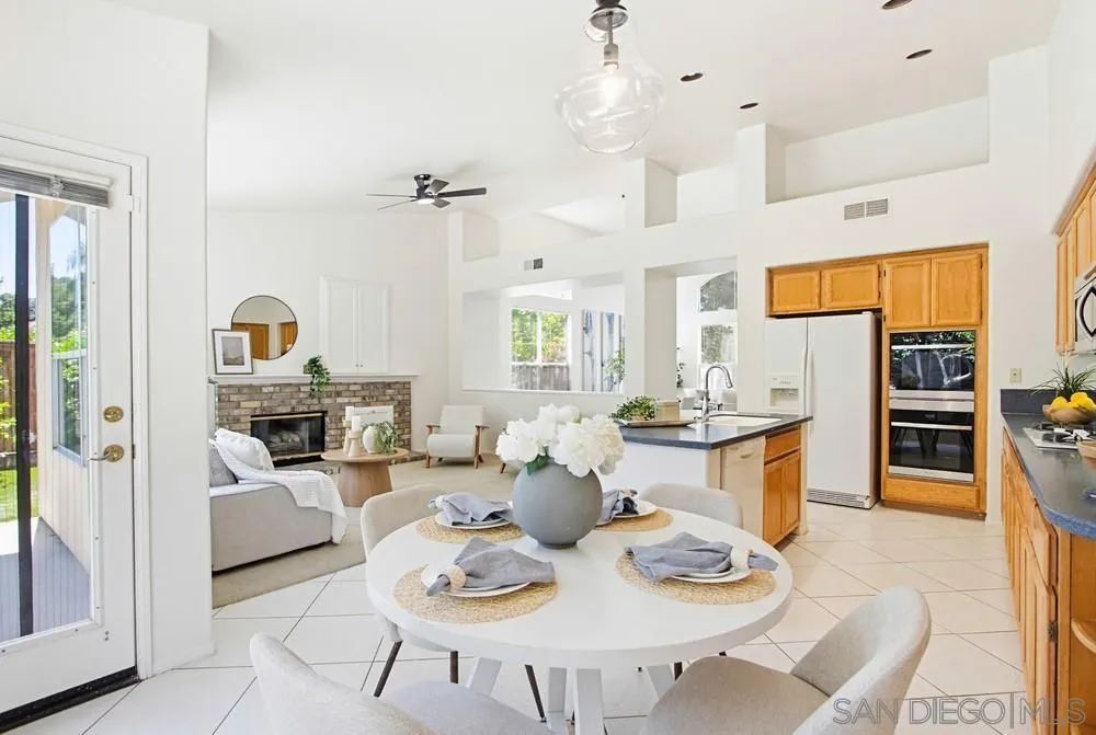 https://cdn.realtyfeed.com/cdn/127/260009650/786b5ae906255db04c8859d453b553b9.webp