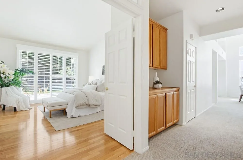 https://cdn.realtyfeed.com/cdn/127/260009650/cf0f774ff353c9690ac708de3f9c498f.webp