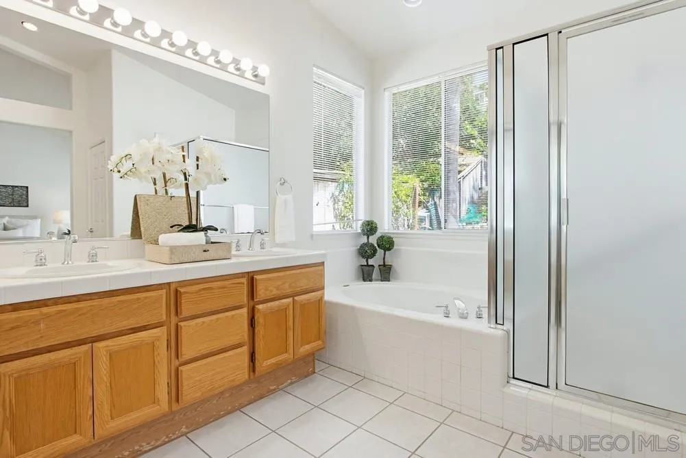 https://cdn.realtyfeed.com/cdn/127/260009650/dbe189342e56c6e2946d61e87fd05cc8.webp