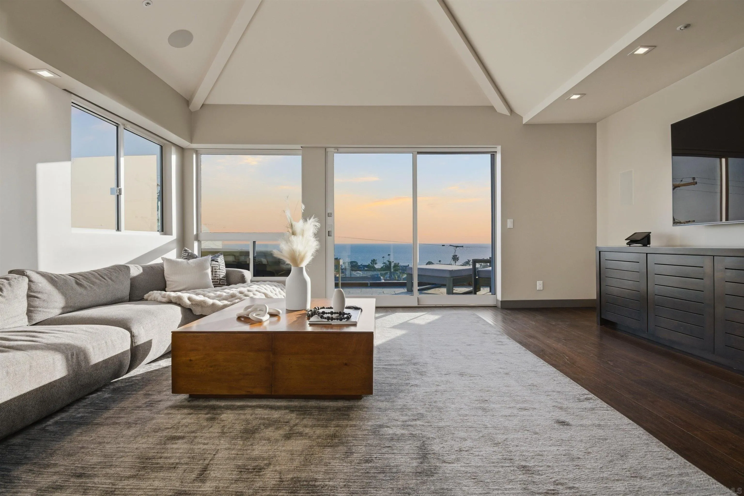 1407 Ocean Ave, Del Mar, CA, 92014