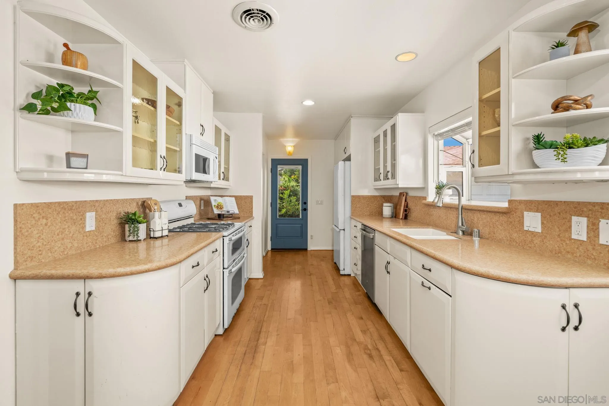 https://cdn.realtyfeed.com/cdn/127/260009655/639b611bf0e904d00763d1e58b036ab1.webp
