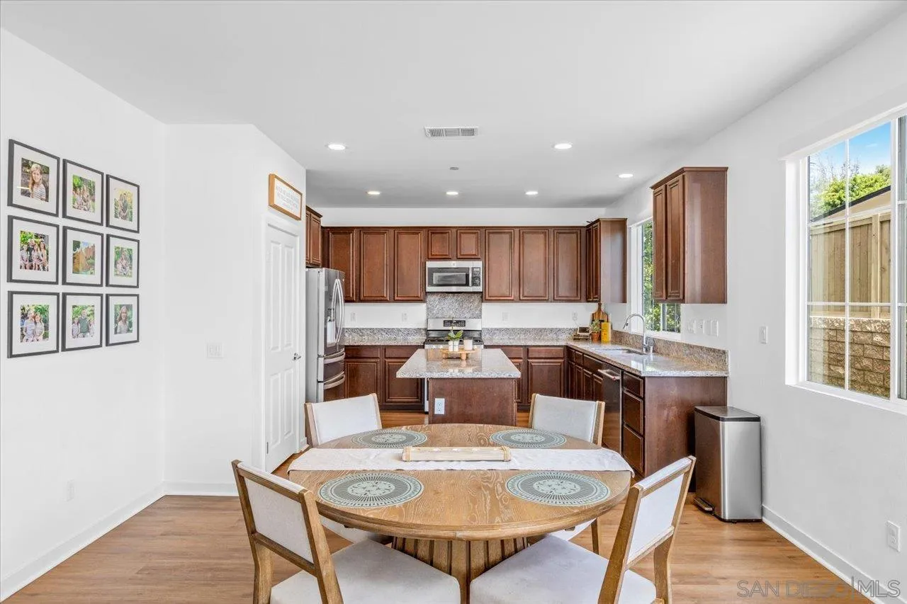 https://cdn.realtyfeed.com/cdn/127/260009656/37dc7c2c581ba63f91c41d76860f8d31.webp