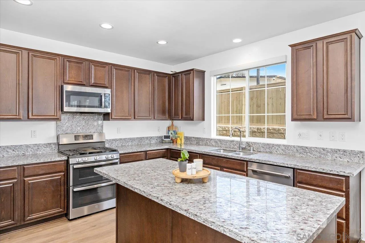 https://cdn.realtyfeed.com/cdn/127/260009656/58d6e4f30927ecb46c208284353f1c67.webp