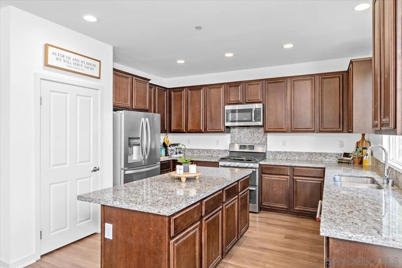 https://cdn.realtyfeed.com/cdn/127/260009656/a5377d1d477bc8d879ec58566d591259.webp