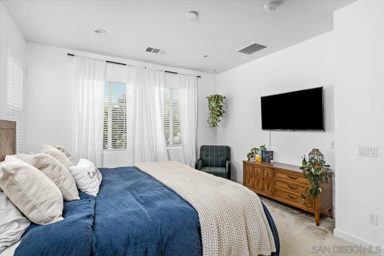 https://cdn.realtyfeed.com/cdn/127/260009656/a7fe19cce9d9c58fe134649f0f210b5e.webp
