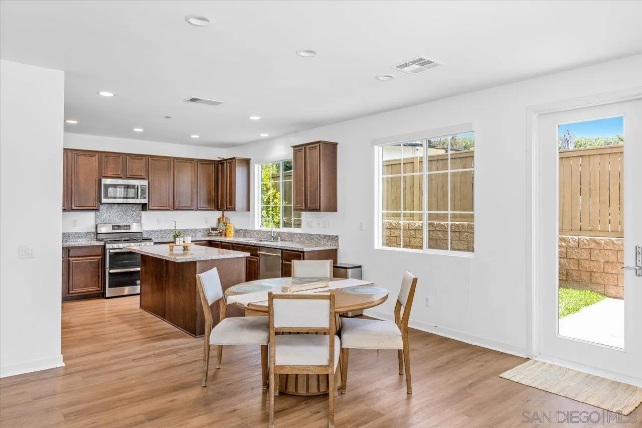 https://cdn.realtyfeed.com/cdn/127/260009656/cba81ece5aa3004d9f7f4c1c964ba8ea.webp