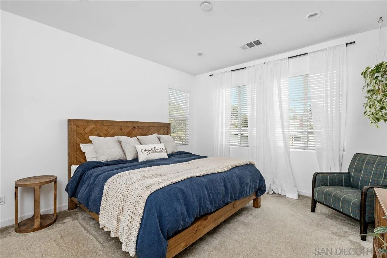 https://cdn.realtyfeed.com/cdn/127/260009656/f6ffdb6063cdd20b32d86d80abfdee2f.webp