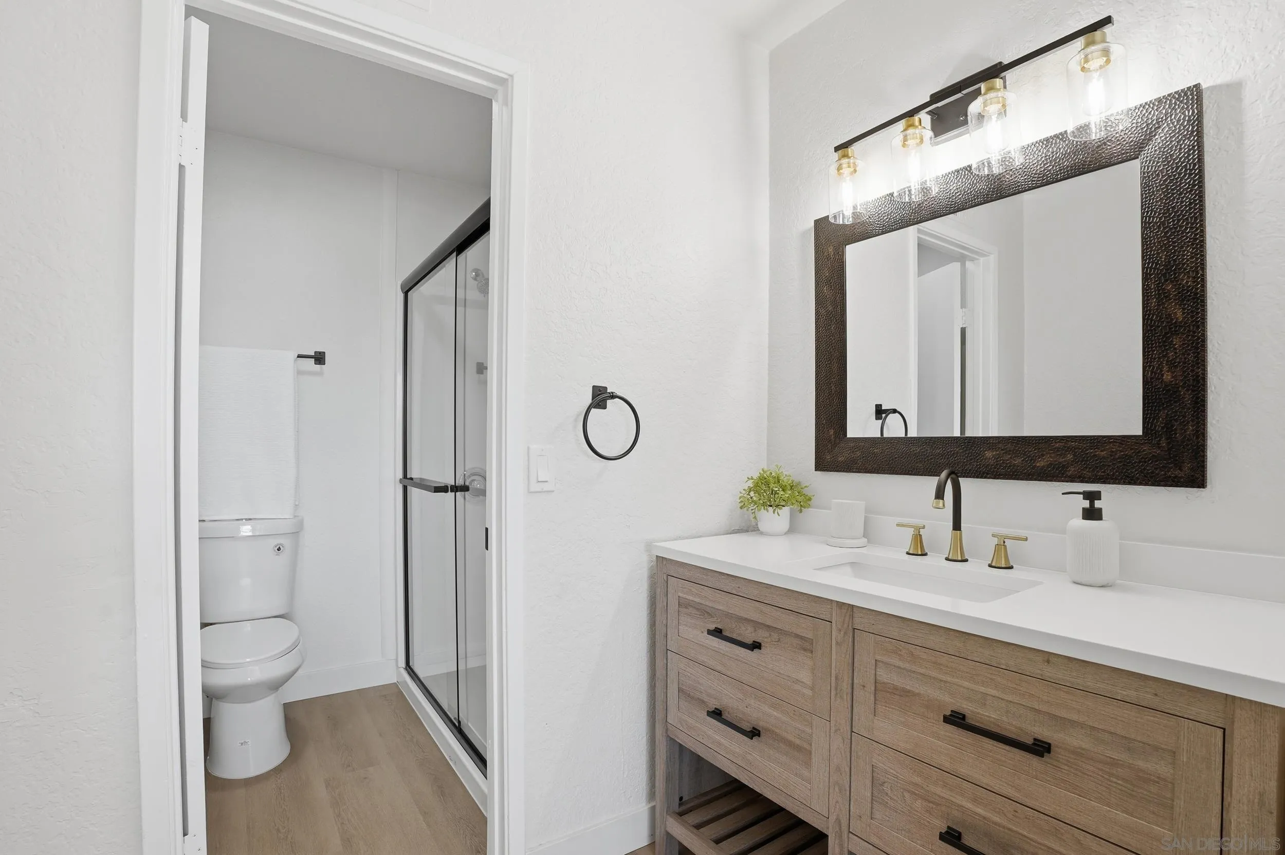https://cdn.realtyfeed.com/cdn/127/260009659/1f81a3757d628eca2578deddbe729358.webp