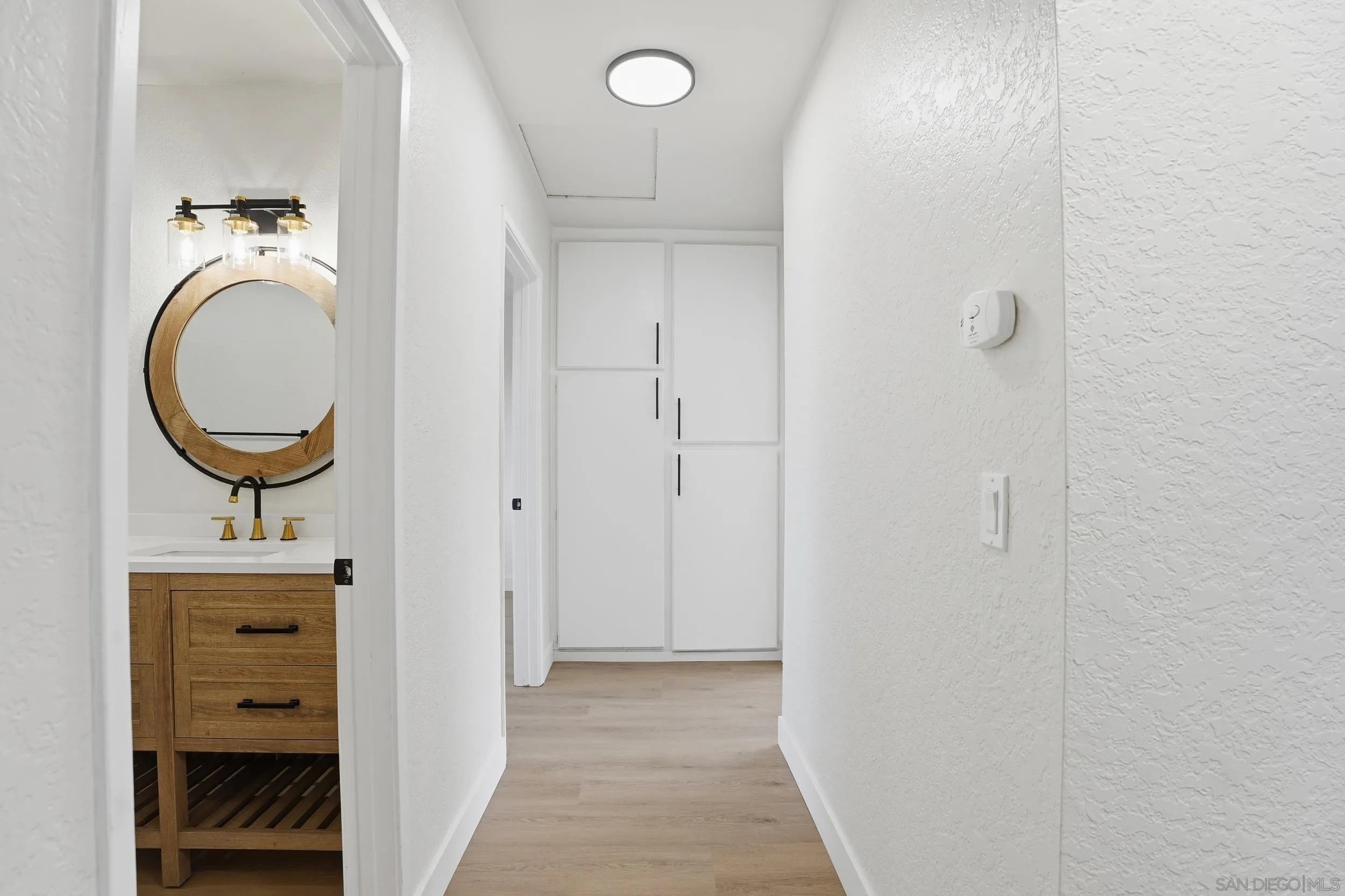 https://cdn.realtyfeed.com/cdn/127/260009659/304786fb28bf72f64db734754002fba0.webp