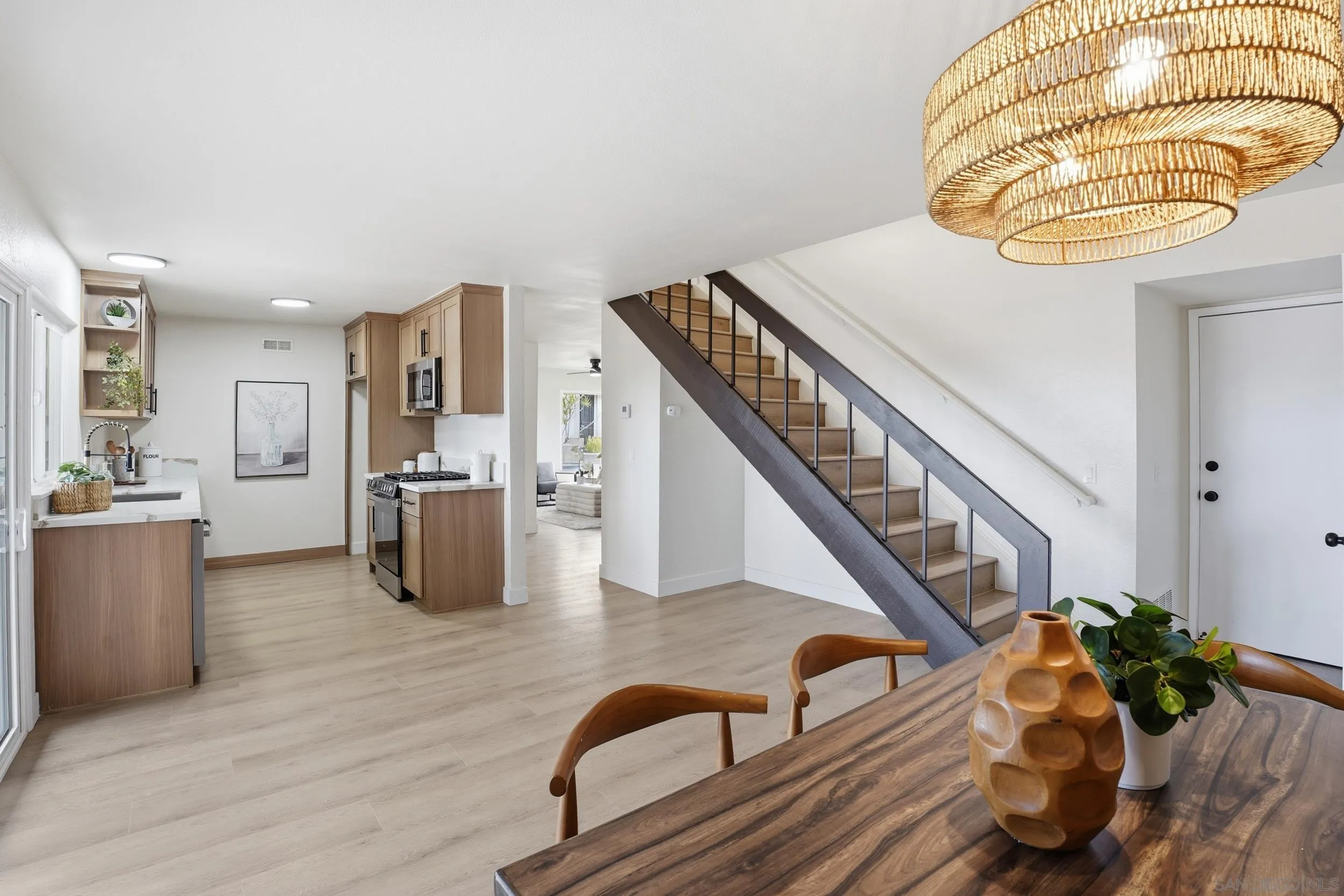 https://cdn.realtyfeed.com/cdn/127/260009659/558e1b7febb5561ef9ed54e6fae39d80.webp