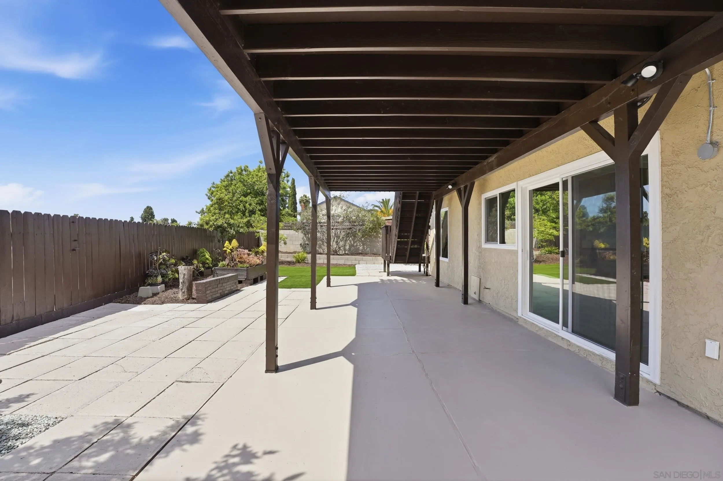 https://cdn.realtyfeed.com/cdn/127/260009659/9c717758fa66819b81e731ff57c38c55.webp