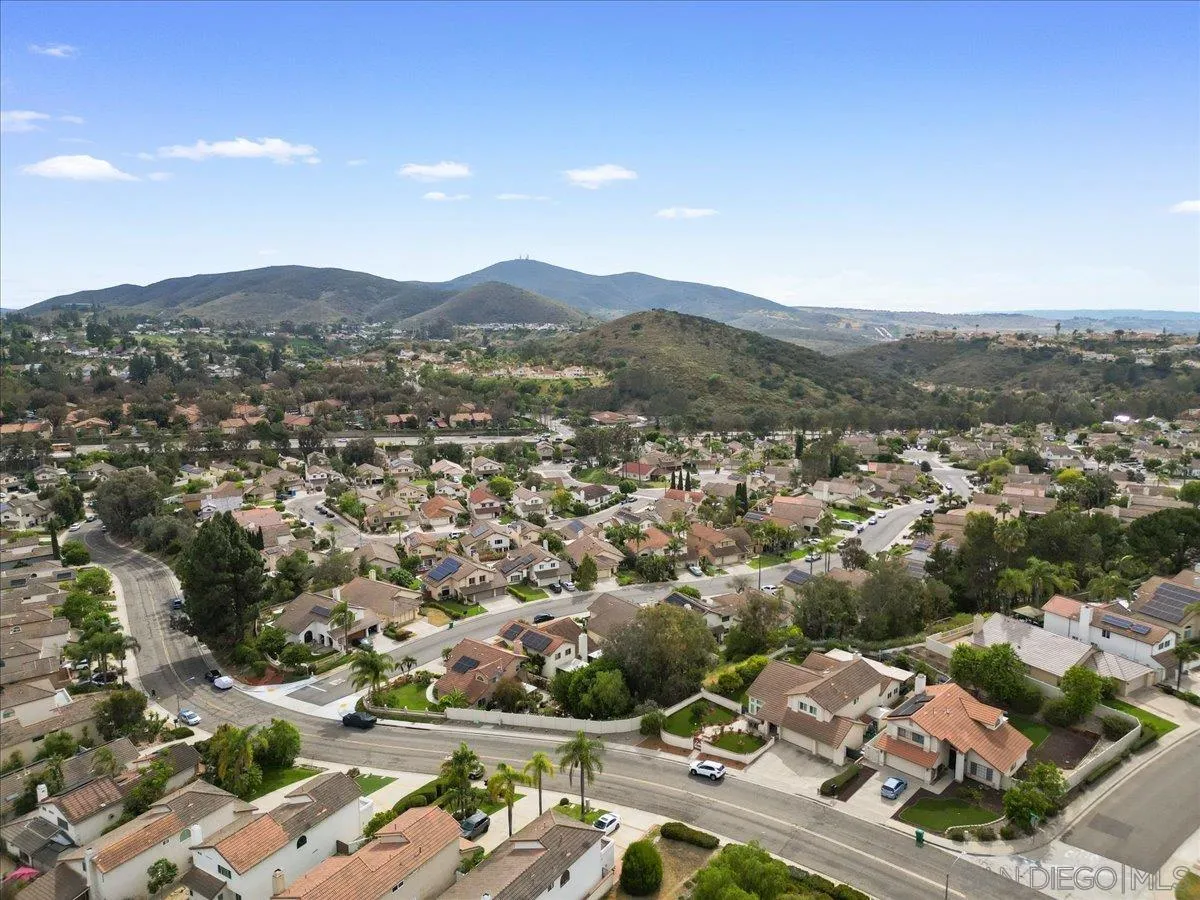 https://cdn.realtyfeed.com/cdn/127/260009660/de369c852143b9ef938e74fdd82293a9.webp