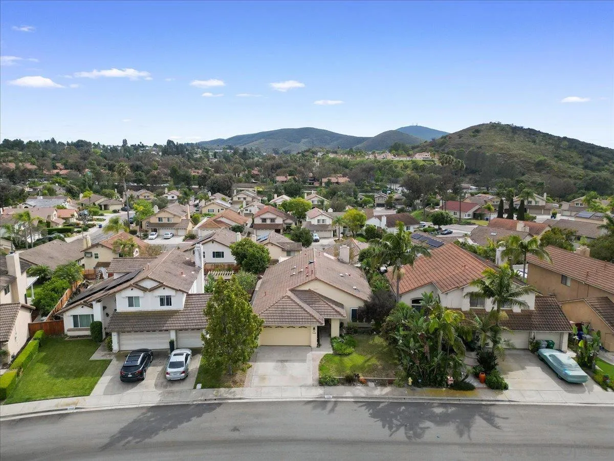 https://cdn.realtyfeed.com/cdn/127/260009660/e0fa0f73a34369317608cd412051f7a5.webp