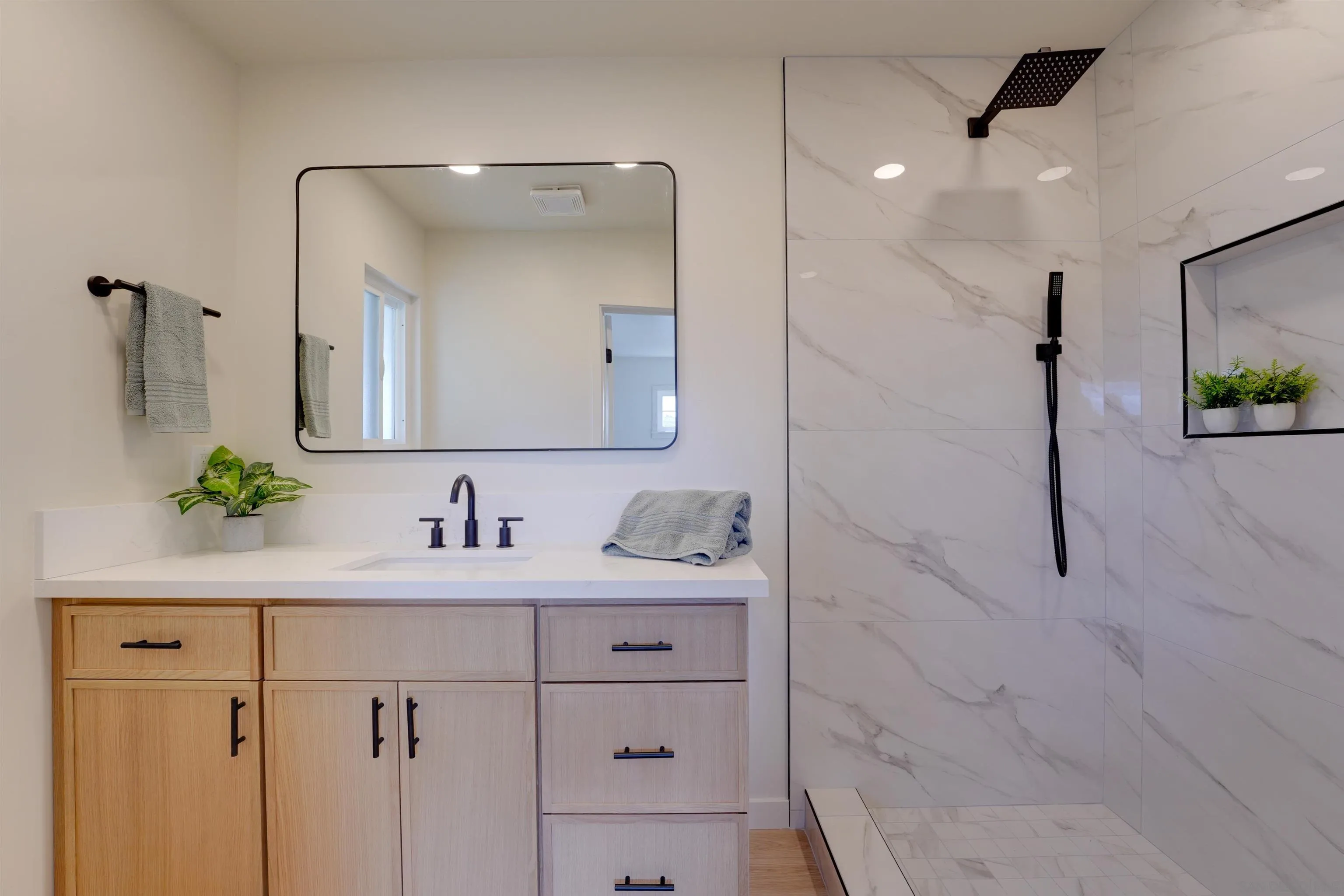 https://cdn.realtyfeed.com/cdn/127/260009662/407051d65add0e2e1953062a3ca161a0.webp