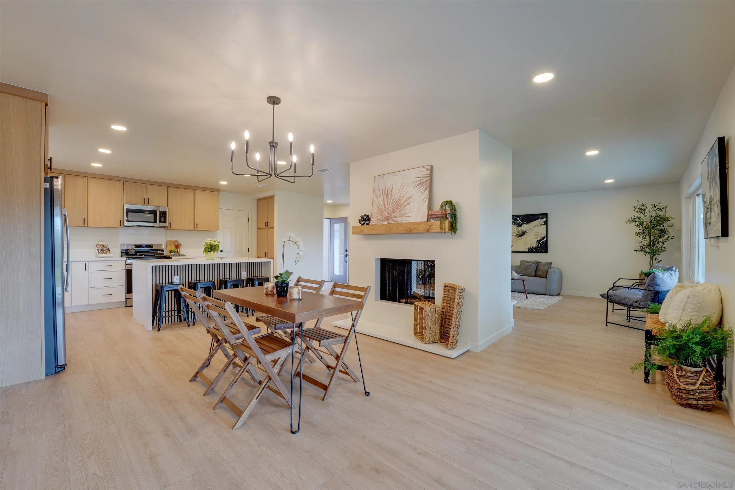 https://cdn.realtyfeed.com/cdn/127/260009662/52c25dadc4bfef3c7d25990c5a8f226b.webp