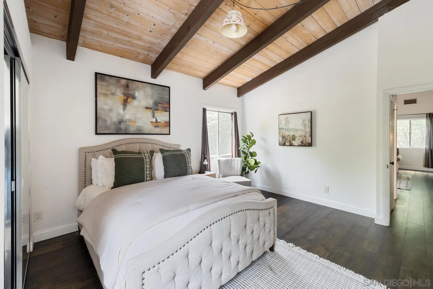 https://cdn.realtyfeed.com/cdn/127/260009666/0365710caa5403df1f1f30699fdc459c.webp